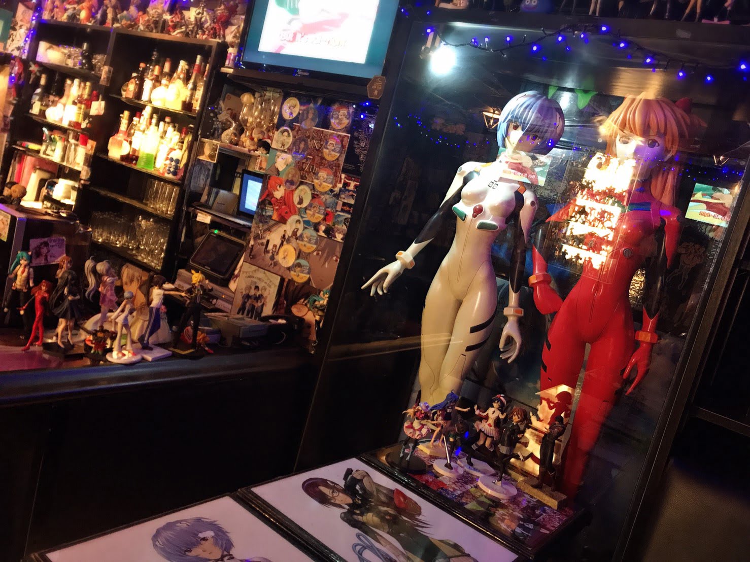 アニソンバー綾波の店内写真3