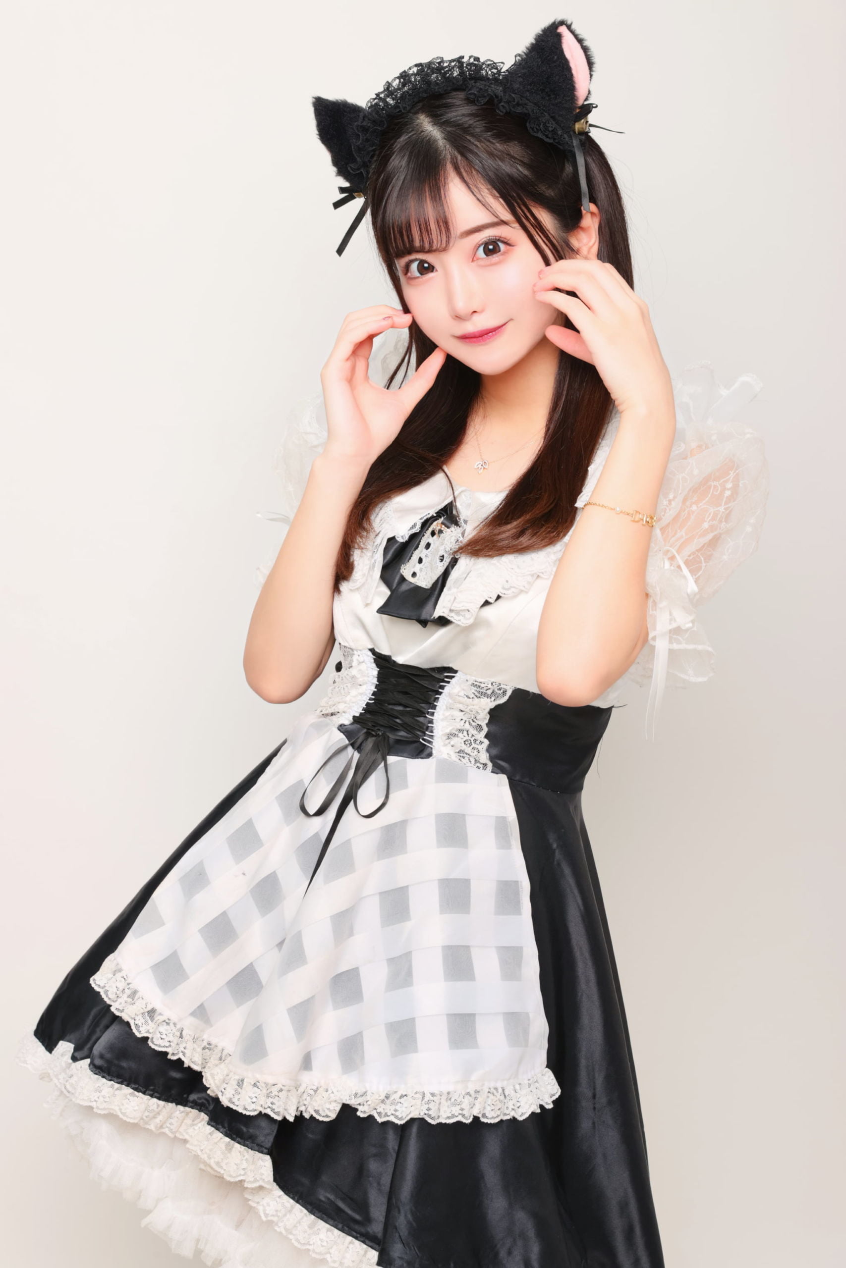 飲めるアイドル』が集まる人気コンカフェのプロデューサー！”歌舞伎町