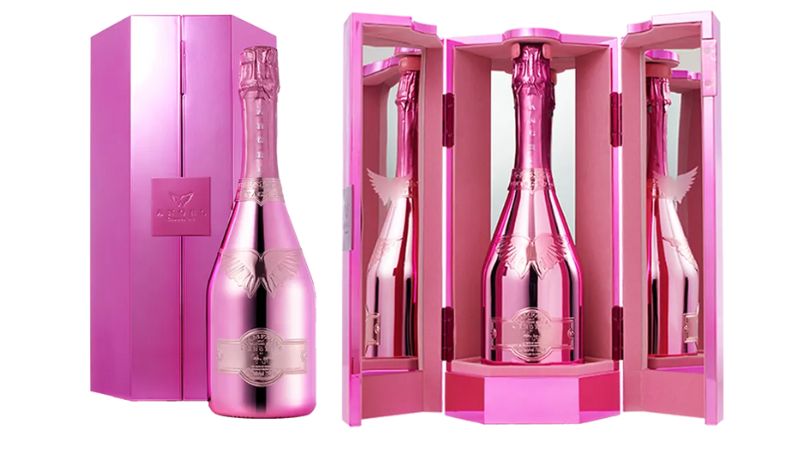 エンジェルとは？コンカフェ人気No.1シャンパンの値段と理由 - 全国