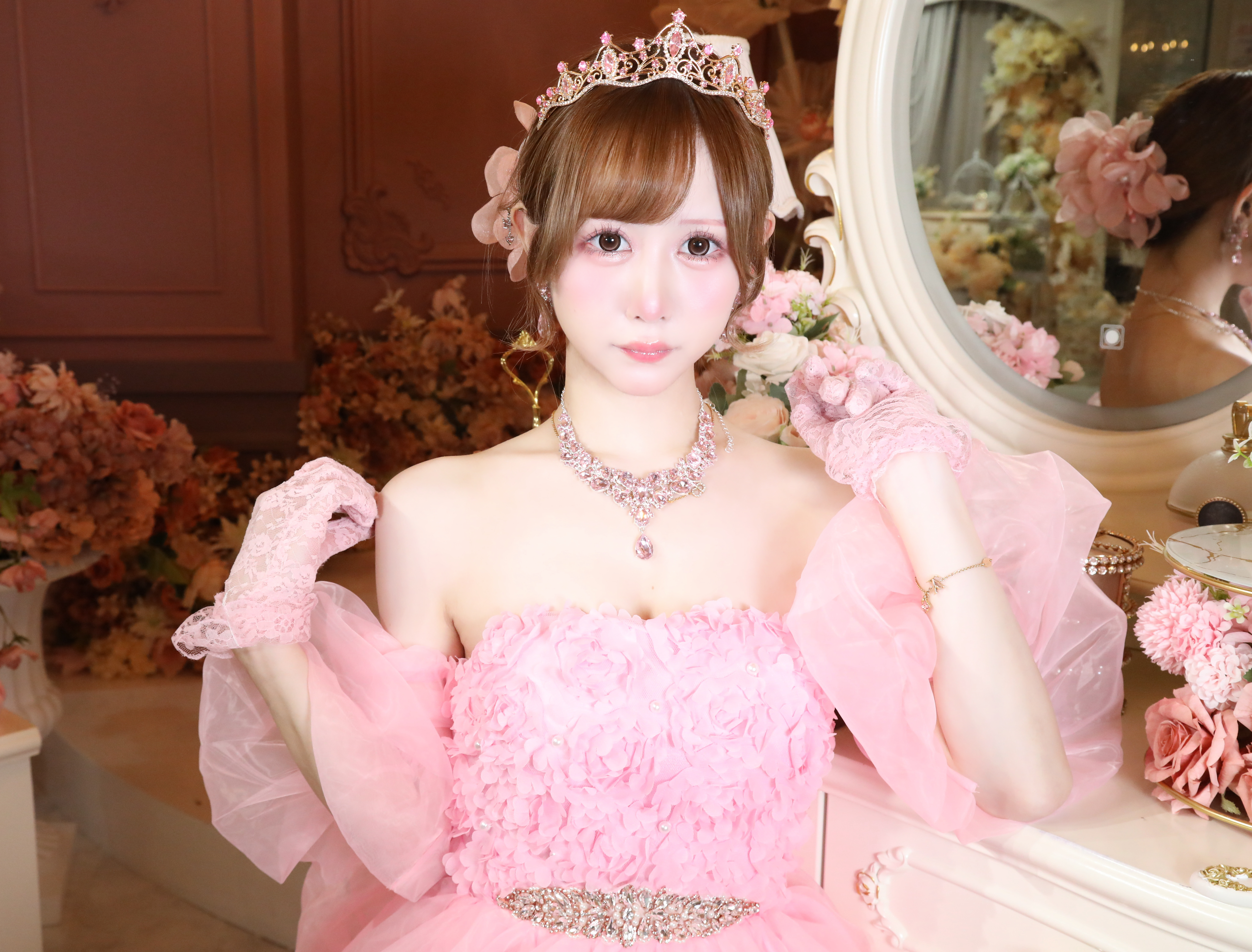 人生初のシャンパンタワーへ！「怪盗りなち」さんのバースデーイベント