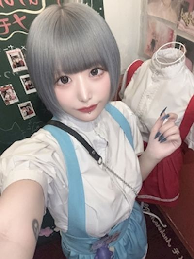 も な か