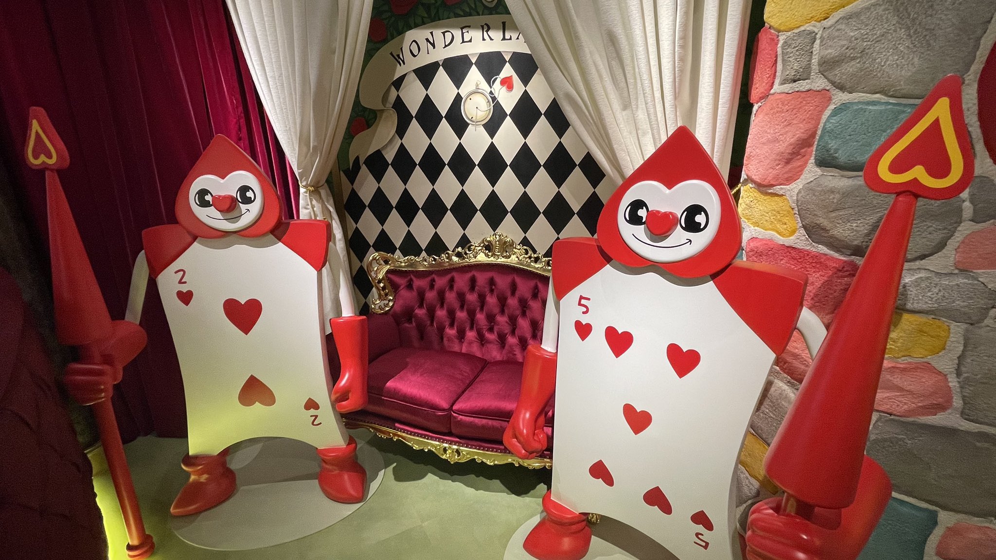 Cafe＆Bar Alice × Alice(アリスアリス)の店内写真3